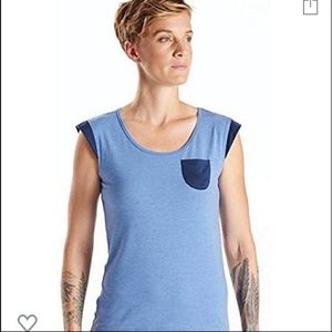 Oiselle  Muscle tank size 8